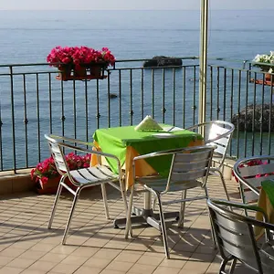 Panzió Miramare, Giardini-Naxos