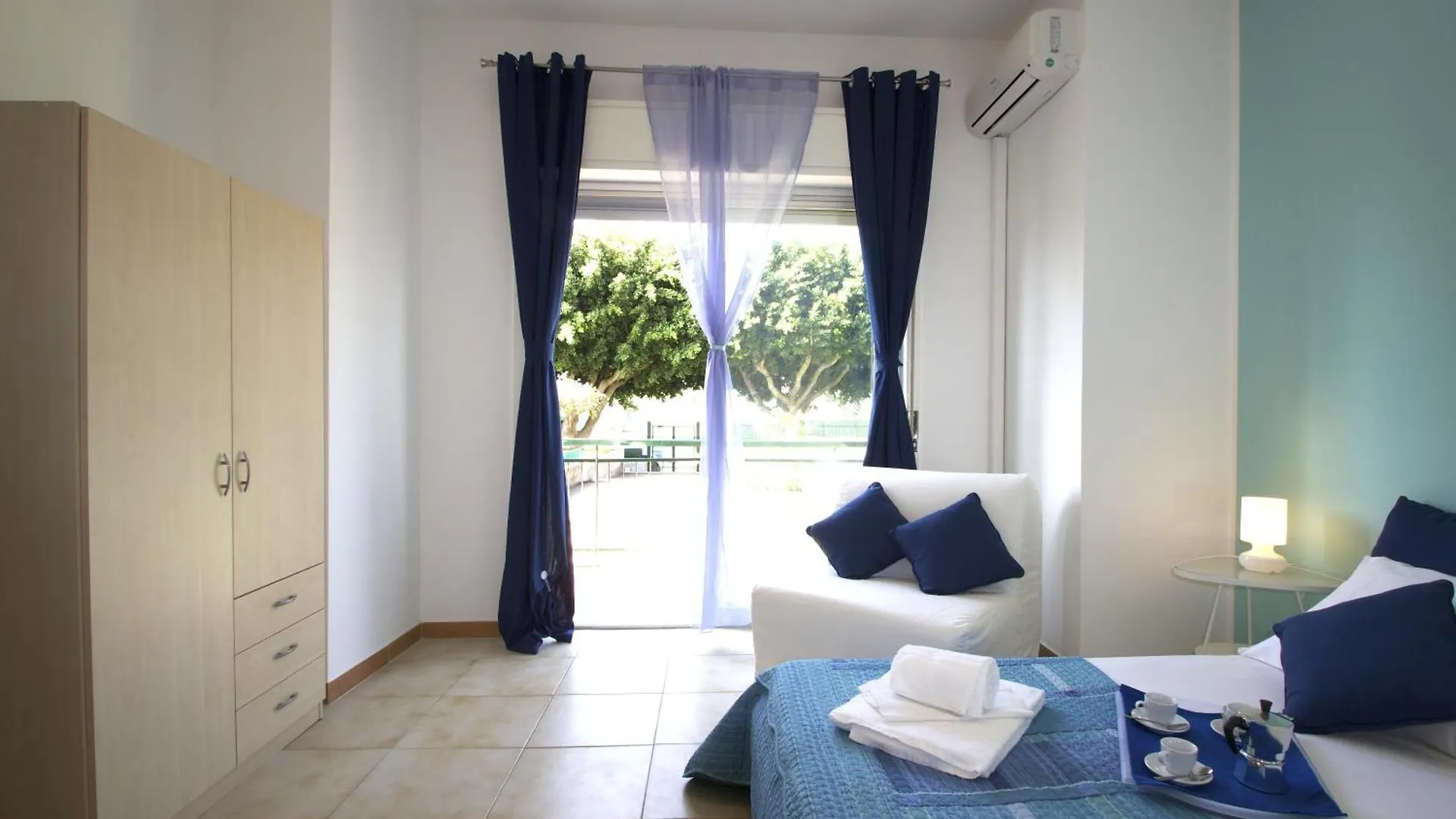 Taormina Studio Apartments Giardini Naxos